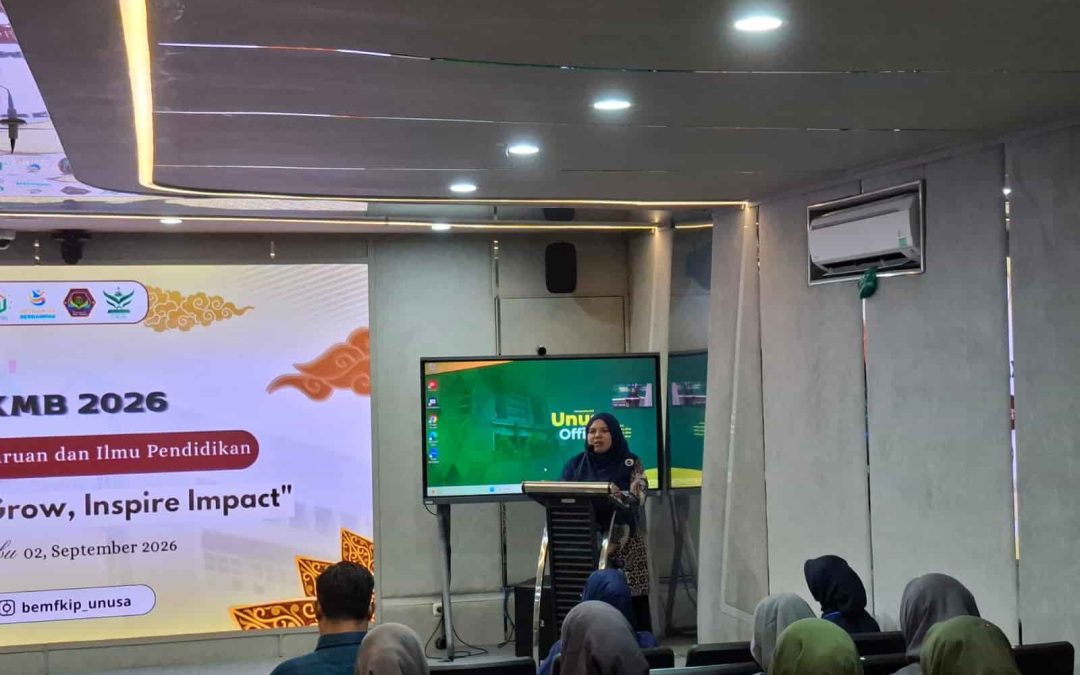 Dekan FKIP sedang memberikan sambutan dilanjutkan materi